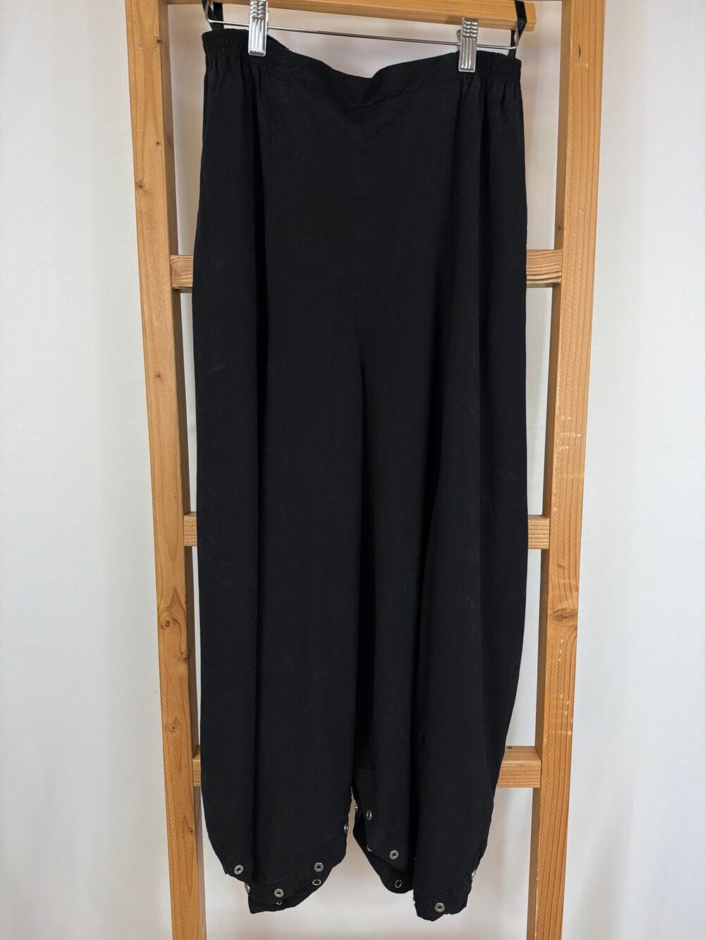 Hebbeding Black Viscose Blend Baggy Pants  Button Clasp Details Size Med / LG